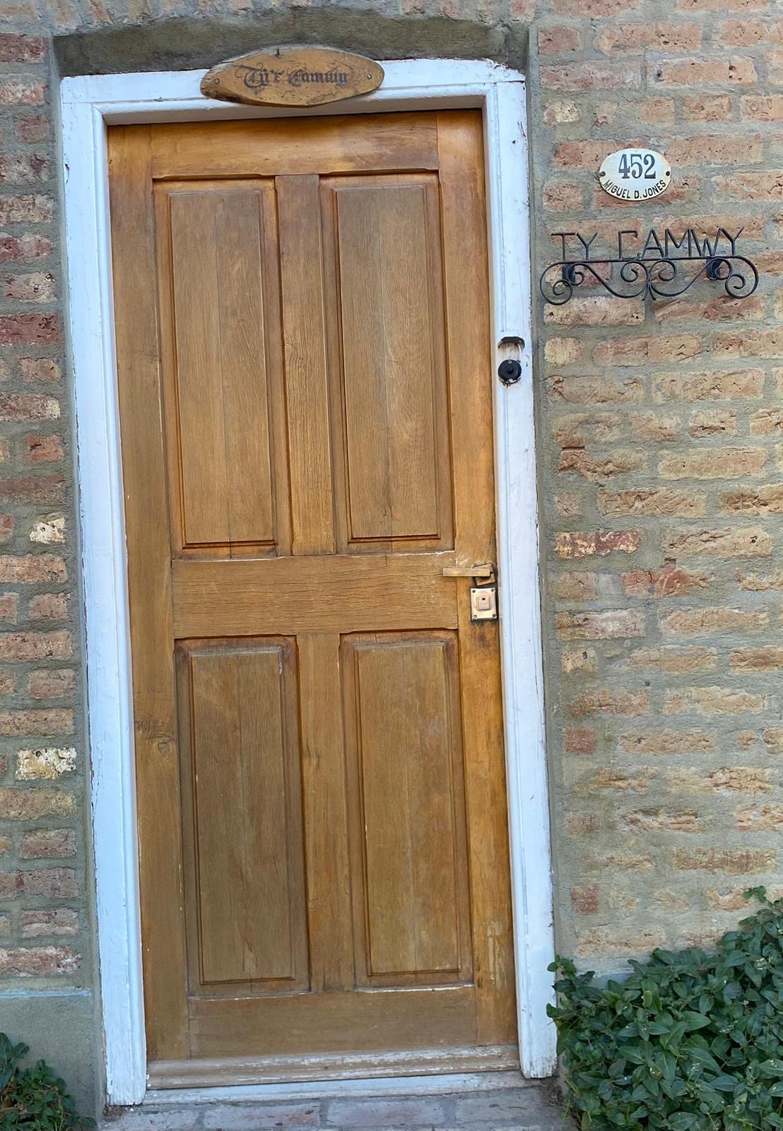 Drws Ty Camwy, Gaiman